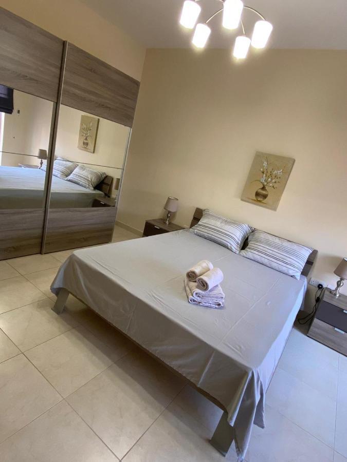 Newly Refurbished Mellieha Central Apartment Bagian luar foto